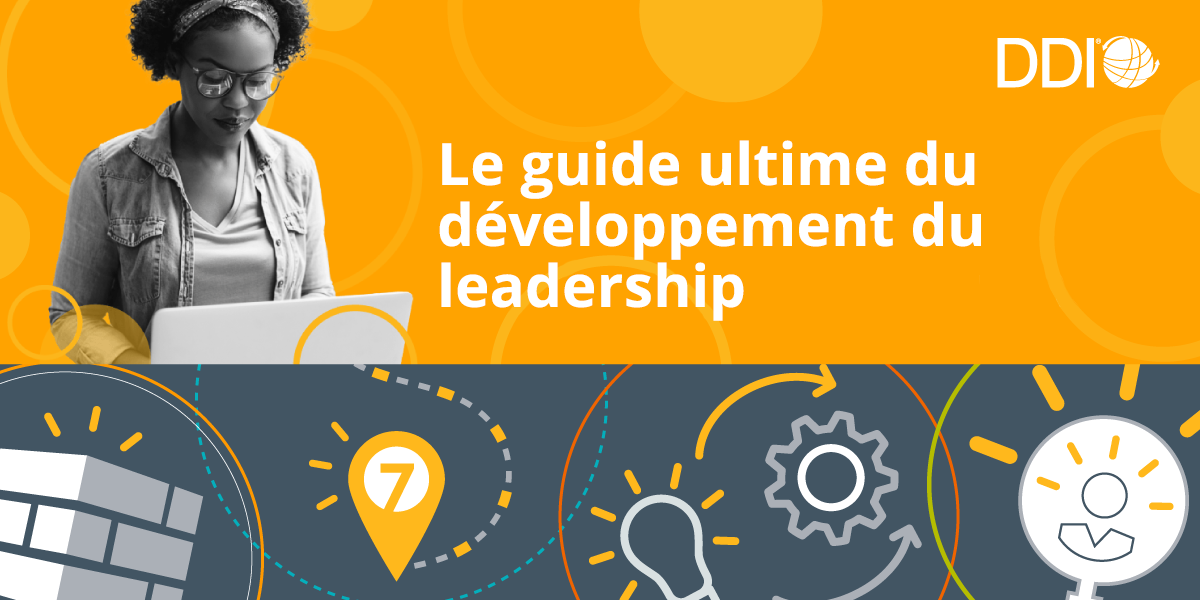 « Guide ultime du développement du leadership » répertorié en haut avec plusieurs icônes ci-dessous, telles que la destination finale sur une carte, une ampoule allumée, des engrenages, etc. pour symboliser le contenu varié de ce guide